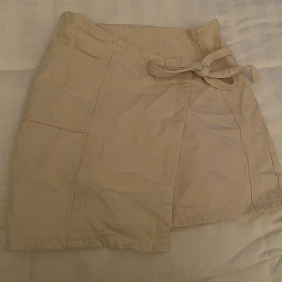 URBAN OUTFITTERS BDG CANVAS TAN TIE SKIRT WITH POCKET - Picture 2 of 2